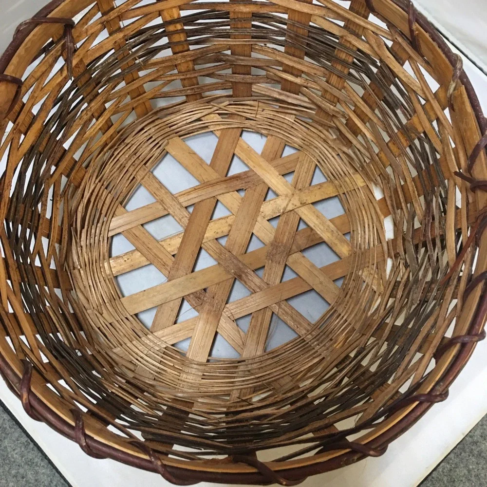 Unbranded handcrafted round